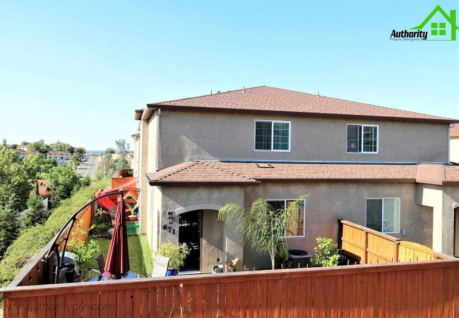 4 bed, 2.5 bath, 1662 sqft, $2,095 — Photo 2