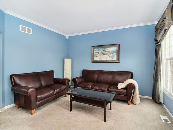 3rd image of 937 Academy Ln
