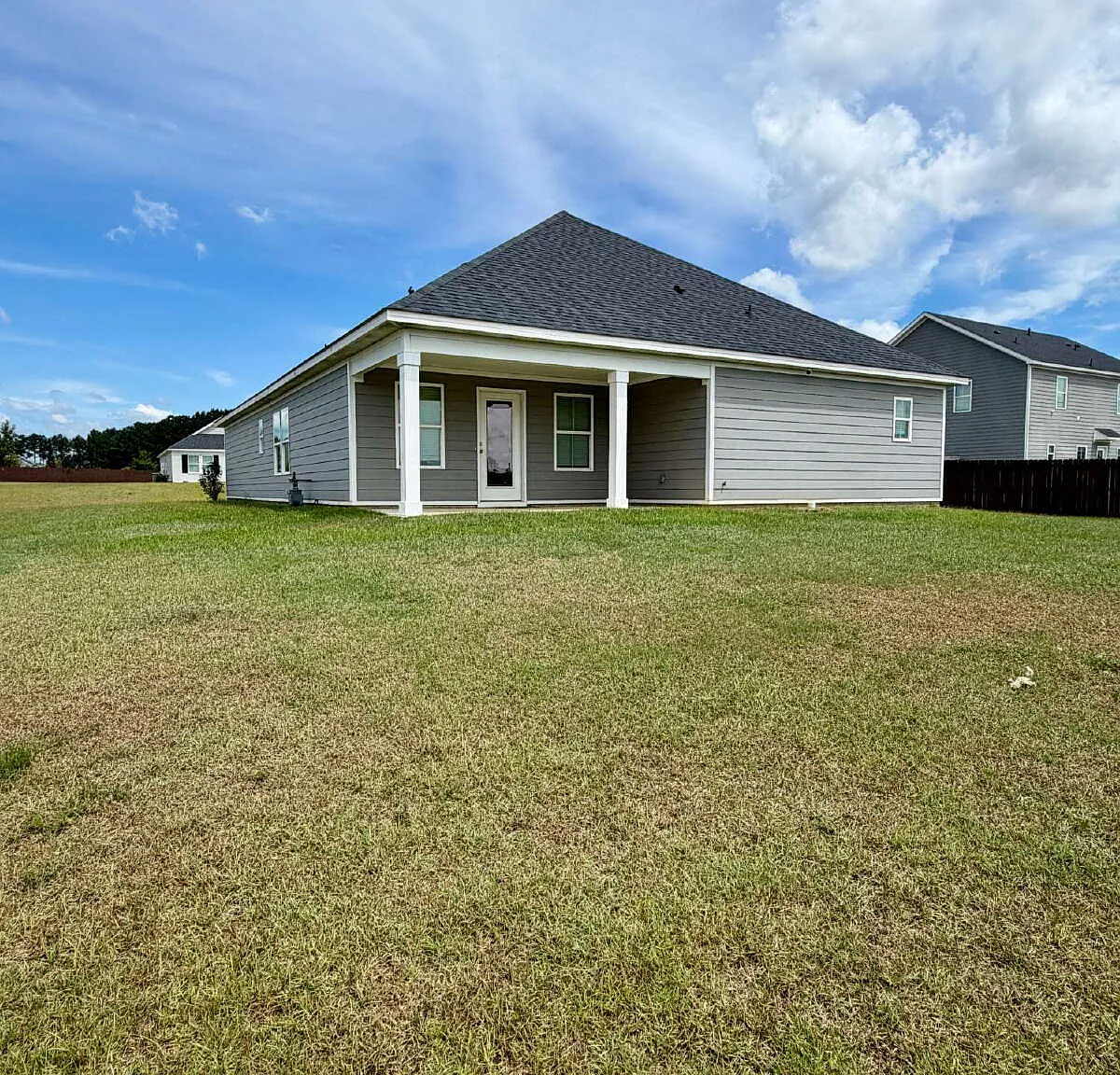 4 bed, 3.0 bath, 2097 sqft, $2,350 — Photo 4