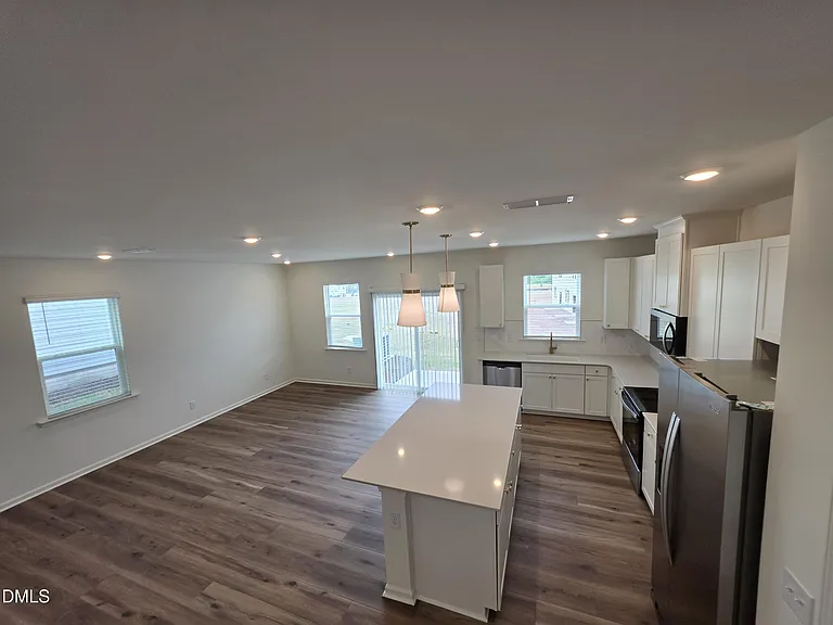517 Sunset Lake Dr — Photo 8