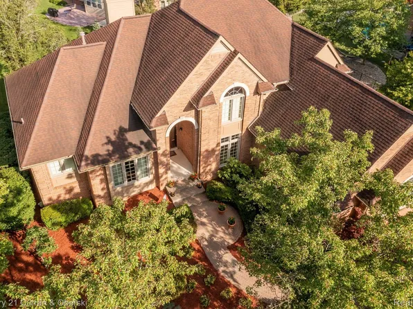 22532 Kensington, Novi, MI 48374
