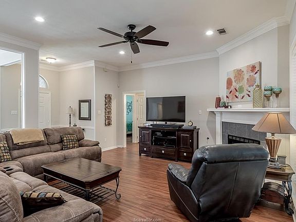 4th image of 1811 White Stone Dr