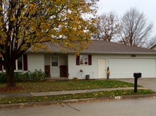 195 Schnoebelen St, Riverside, IA 52327
