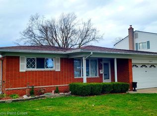 29023 Red Maple Dr, Warren, MI 48092