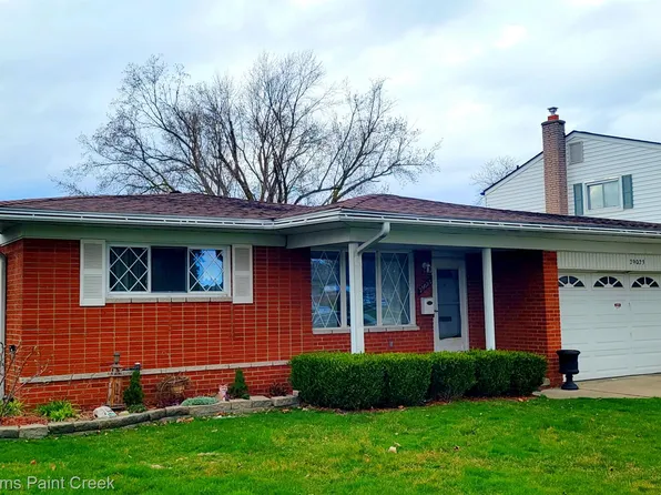 29023 Red Maple Dr, Warren, MI 48092