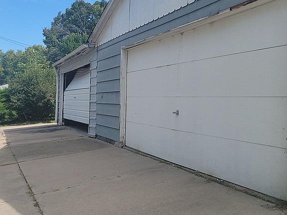 4th image of 3016 Cleveland St