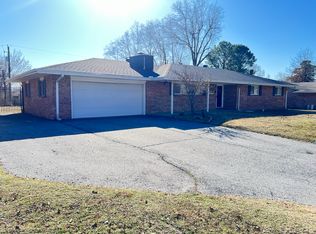 112 Rogers Circle Dr, Springdale, AR 72764