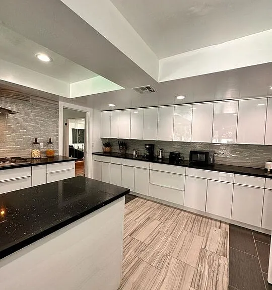 5757 Agnes Ave — Photo 3