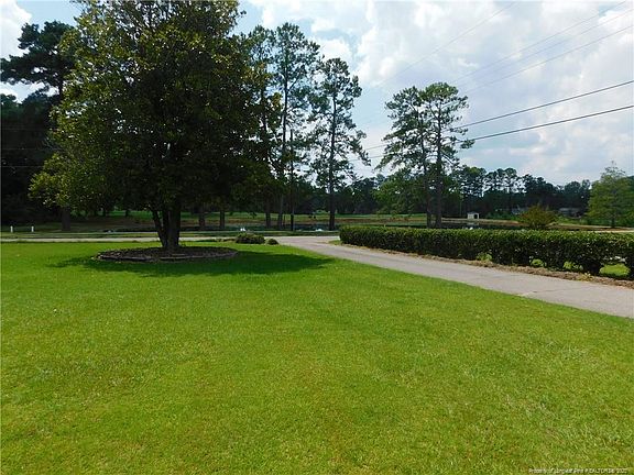 3rd image of 907 Dogwood Dr