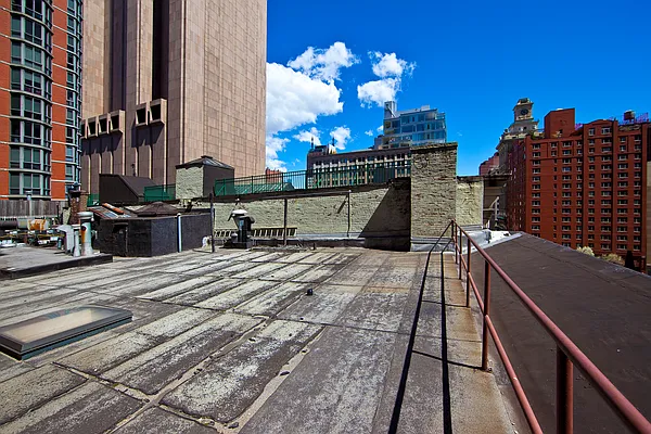 Rented by R New York | media 10