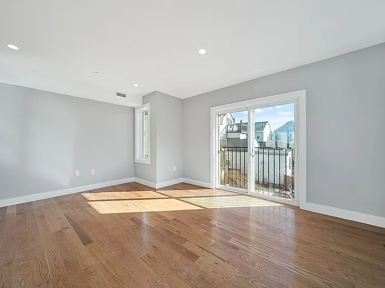 86 Blossom St #2 — Photo 18