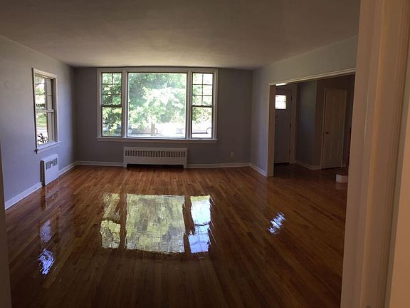 3rd image of 115 Elliot Pl