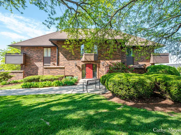3181 Charlevoix Dr SE Unit 203, Grand Rapids, MI 49546