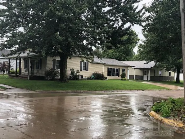 507 N Davis St, Bloomfield, IA 52537