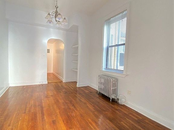 3rd image of 303 W 106th St APT 8