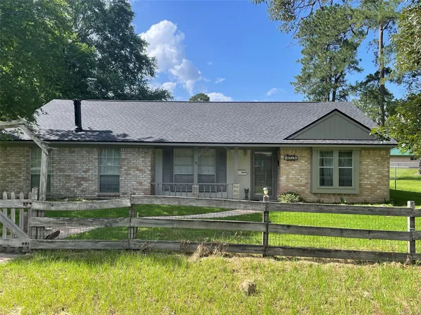 16526 Walnut Springs Ln, Magnolia, TX 77355