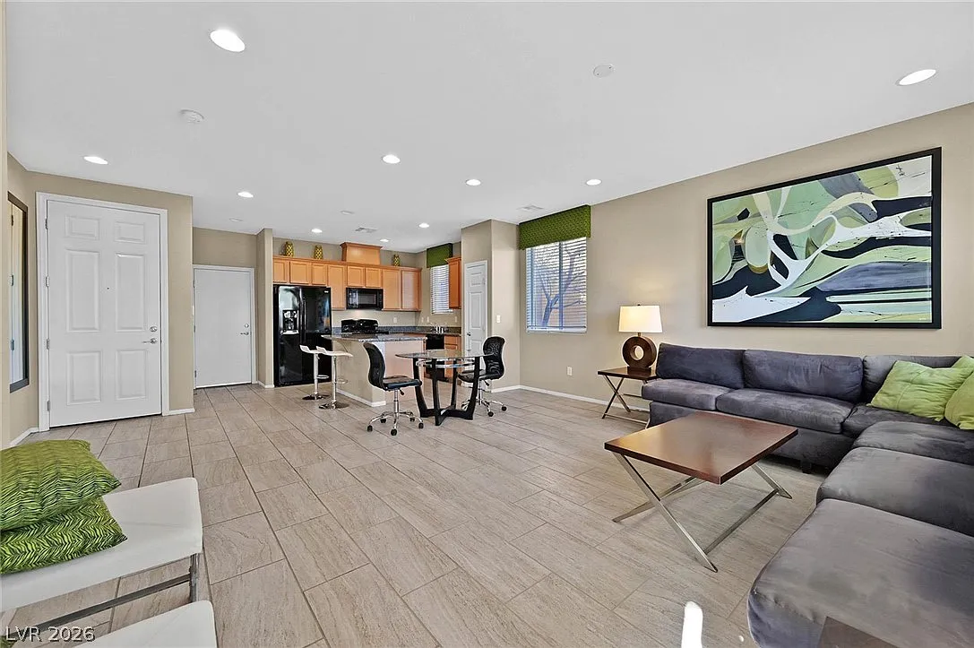 3 bed, 2.5 bath, 1782 sqft, $2,445 — Photo 4