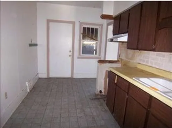 1922 W 6th St, Mishawaka, IN 46544