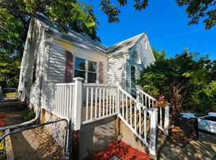 809 38th St, Sioux City, IA 51104