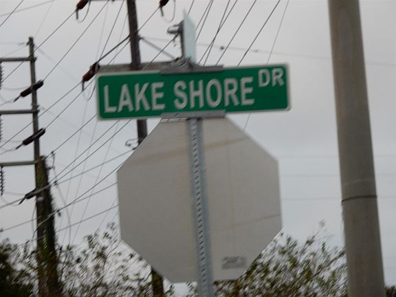 5th image of 705 Lakeshore Dr