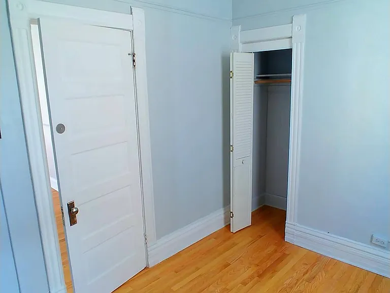 1921 W Larchmont Ave #2 — Photo 10