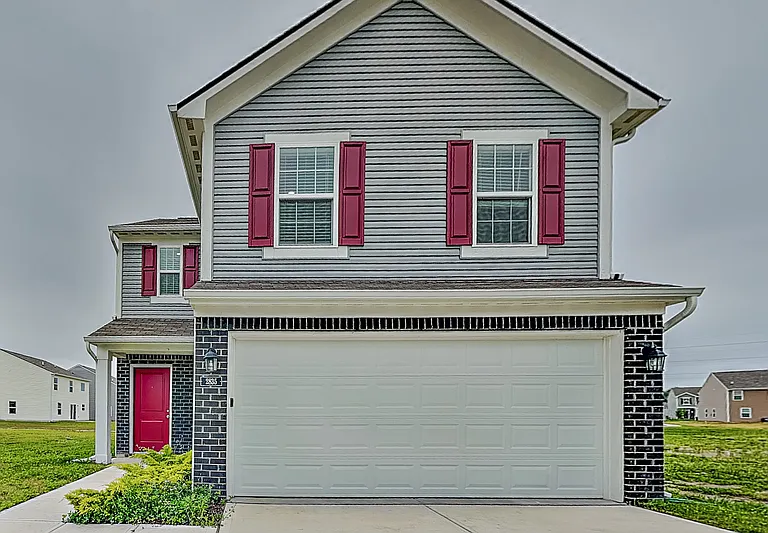 2835 Strauss Ln — Photo 1