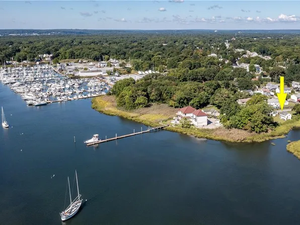 80 Carder Rd, Warwick, RI 02889