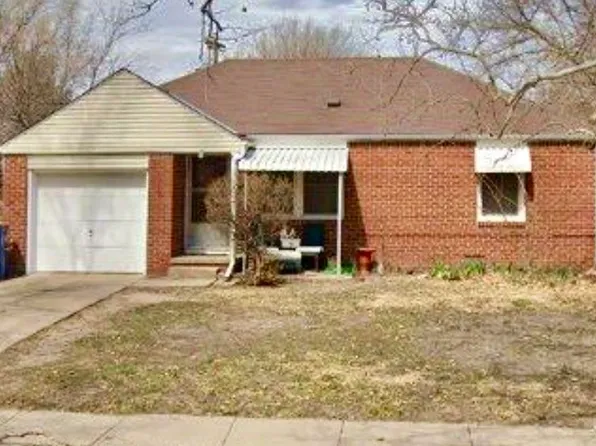 1663 N Kenmar Dr, Wichita, KS 67208
