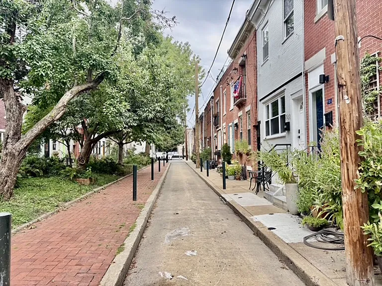 719 Sears St — Photo 21