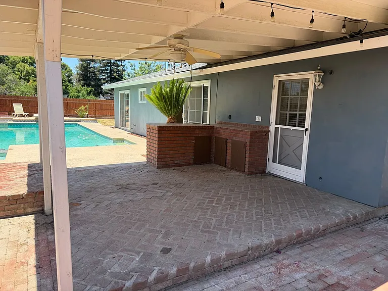 1335 W Evergreen Ct — Photo 24