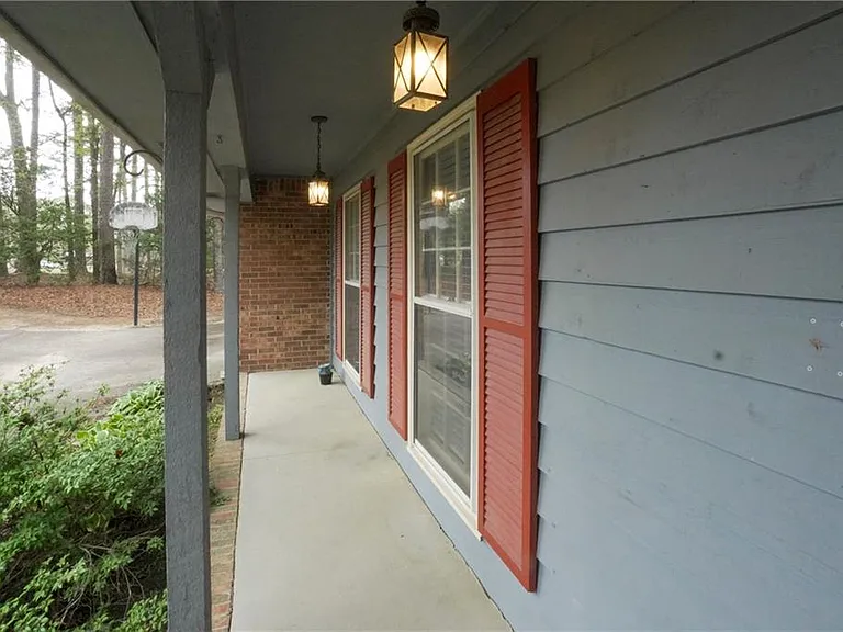 1802 Driftwood Pl — Photo 2