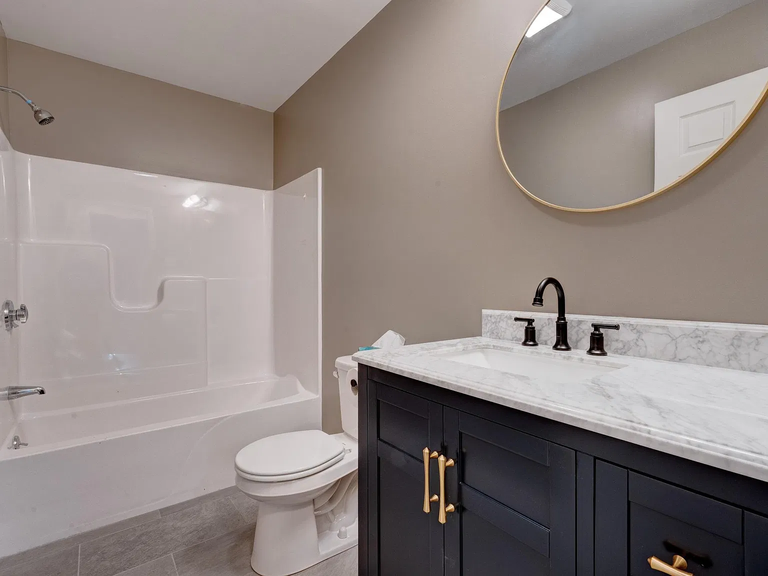 4 bed, 2000 sqft, $5,500 — Photo 3