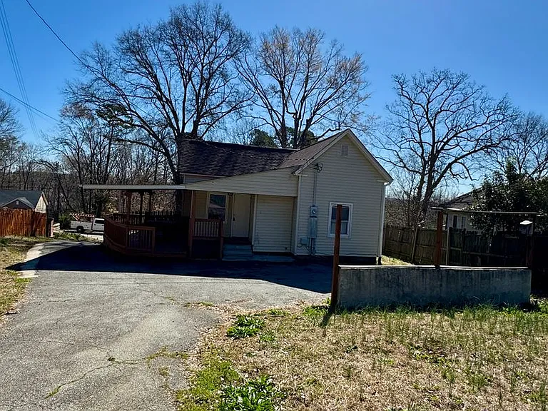 224 Howard St — Photo 15