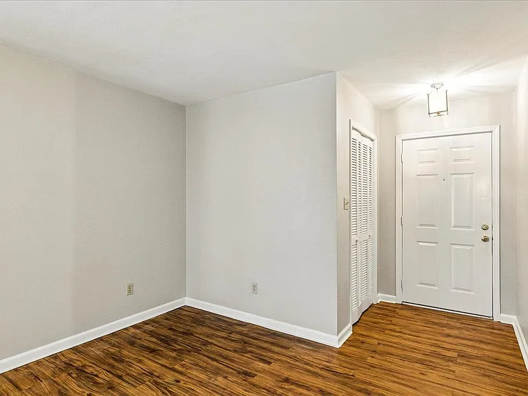 3232 Riddle Dr — Photo 4