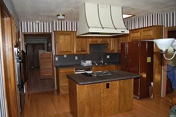 5th image of 10000 Academy Knolls Dr NE