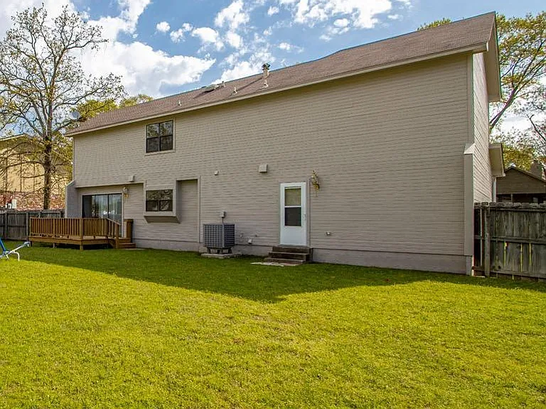 101 Bearskin Dr — Photo 46