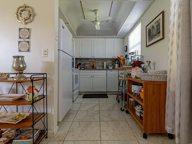 158 Mansfield D — Photo 10