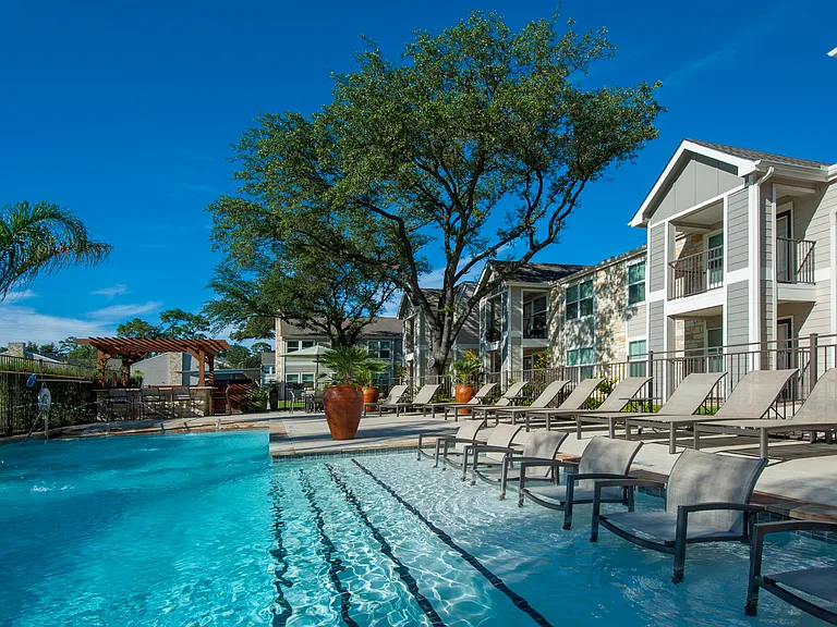 Reserve at Garden Oaks — Photo 2