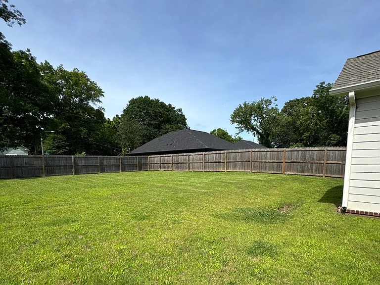 117 Otis St — Photo 12