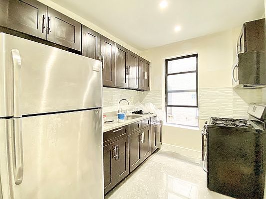 3rd image of 304 W 151st St #A16
