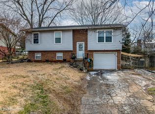 2010 Swarthmore Ln, Maryville, TN 37804