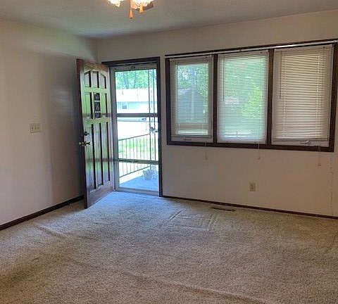 4th image of 206 W Lexington Dr