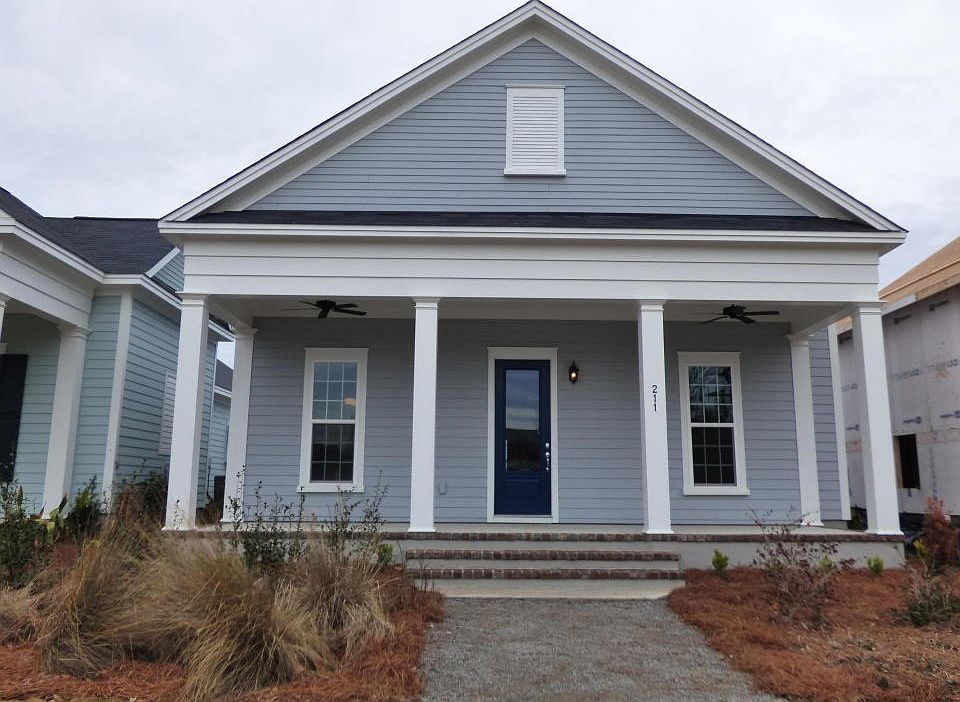 1st image of 211 Gnarly Oak Ln