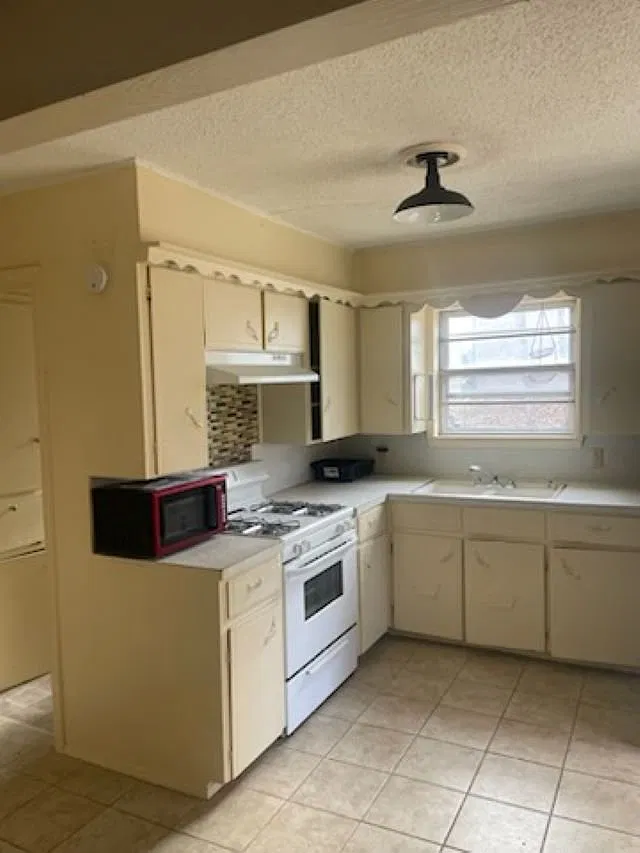 2 bed, 750 sqft, $1,100 — Photo 3