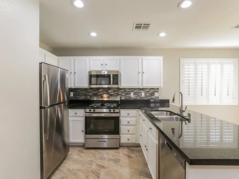 9327 Pyrope Ct — Photo 8
