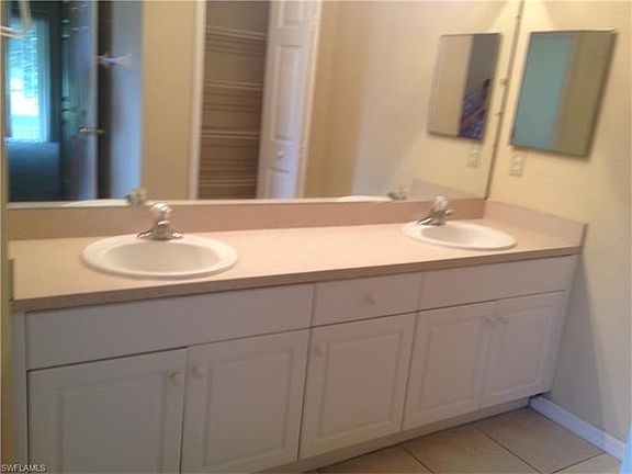 5th image of 2701 SW 22nd Ave