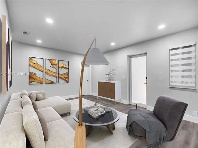 648 South Dr — Photo 12