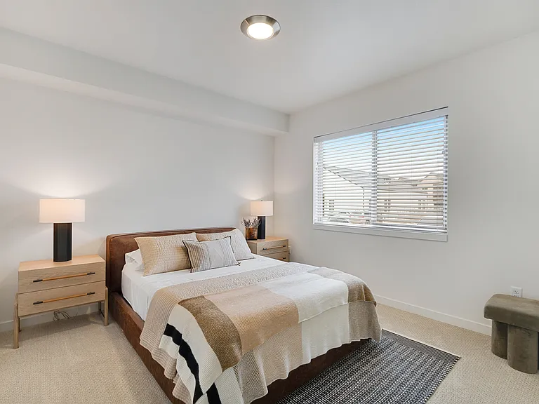Aurora Apartment Homes — Photo 13