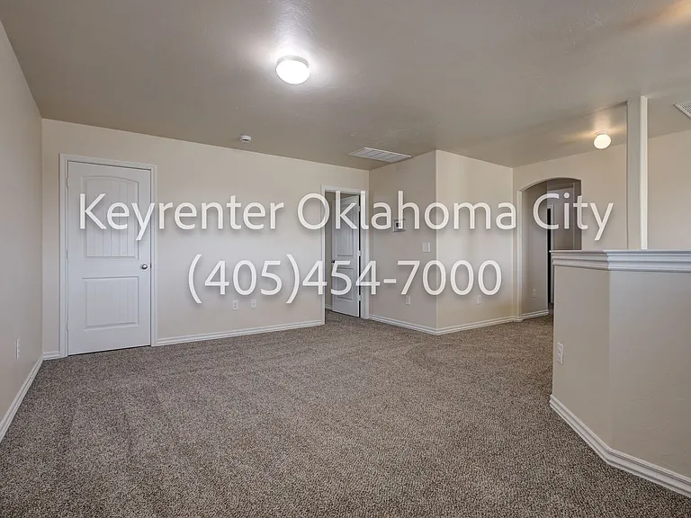 2409 Rosa Cir — Photo 38