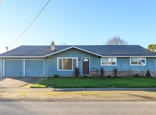 217 S 3rd St, Carlton, OR 97111
